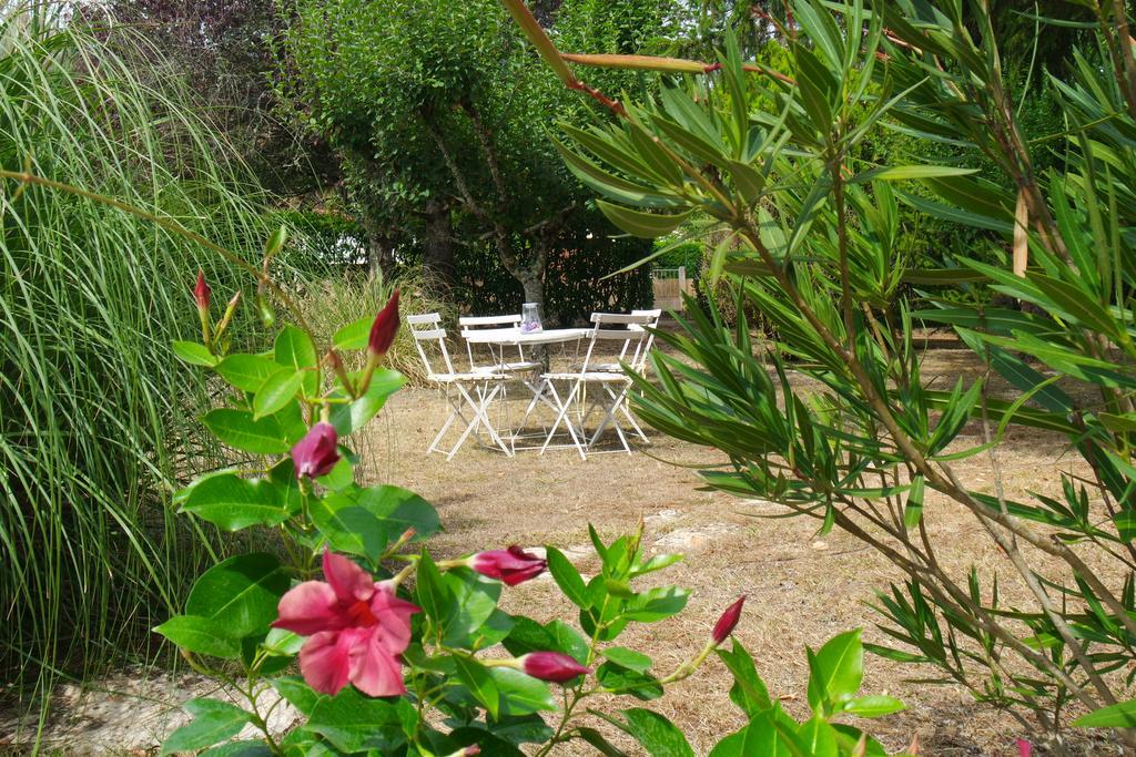 Le Balcon Des Jasses Bed and Breakfast Espere Exteriör bild
