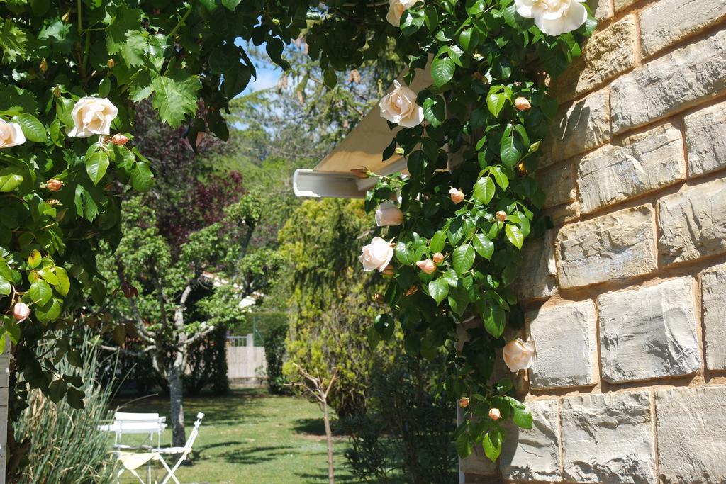 Le Balcon Des Jasses Bed and Breakfast Espere Exteriör bild