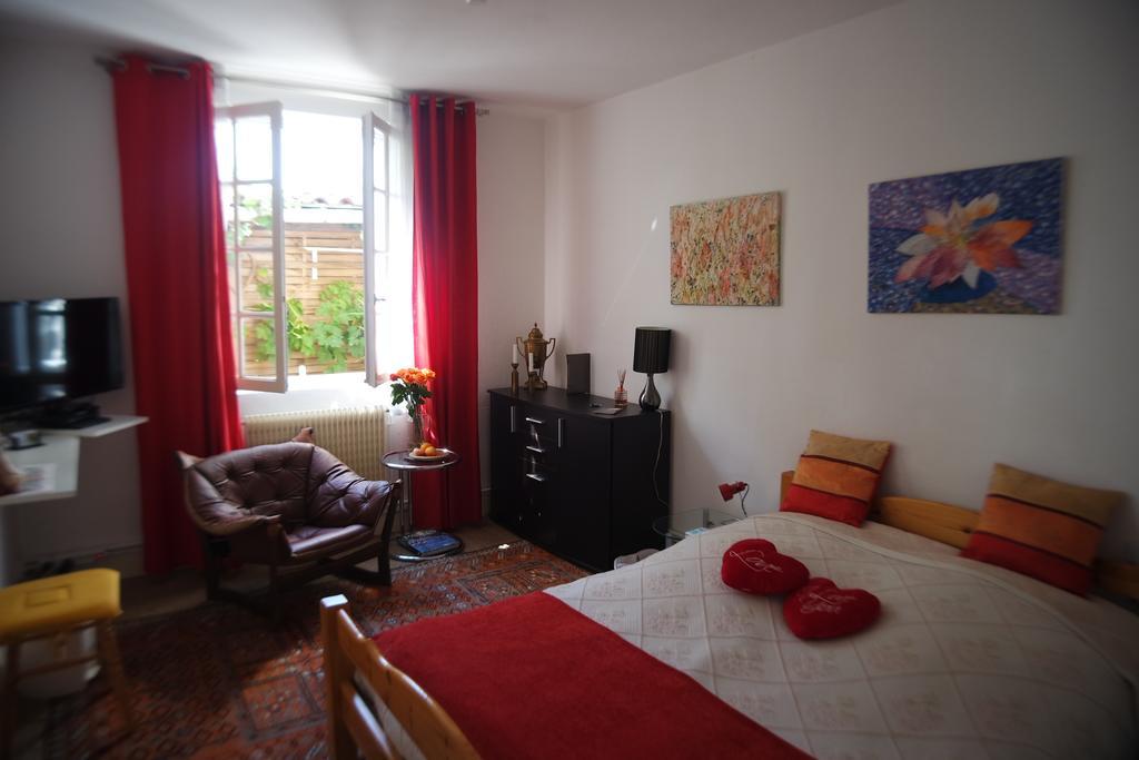 Le Balcon Des Jasses Bed and Breakfast Espere Exteriör bild