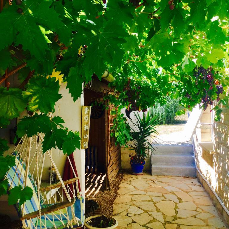 Le Balcon Des Jasses Bed and Breakfast Espere Exteriör bild