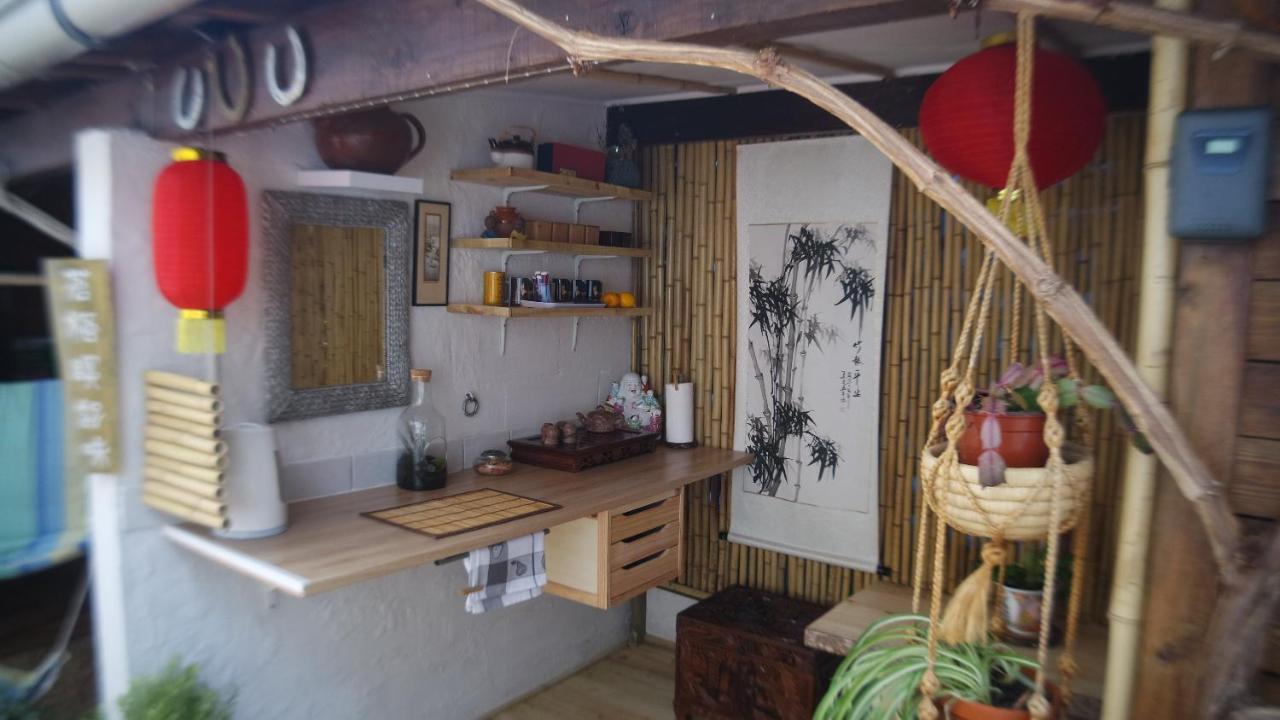 Le Balcon Des Jasses Bed and Breakfast Espere Exteriör bild